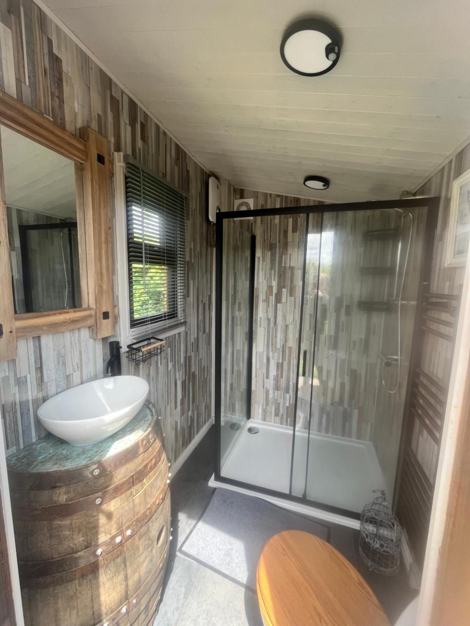 Birds And The Bees Summer House Endon المظهر الخارجي الصورة