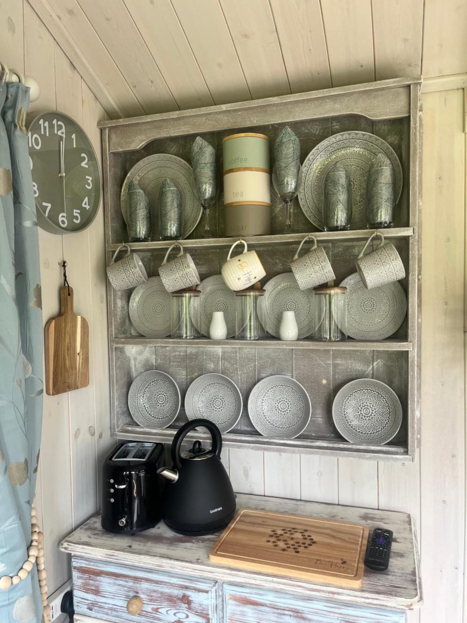 Birds And The Bees Summer House Endon المظهر الخارجي الصورة